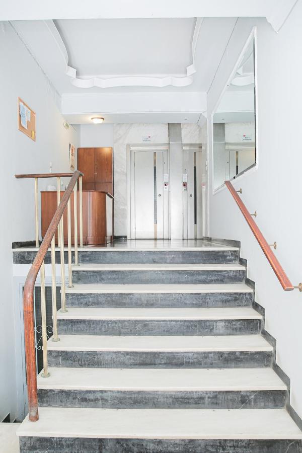 Uranus Apartment Thessaloniki Buitenkant foto