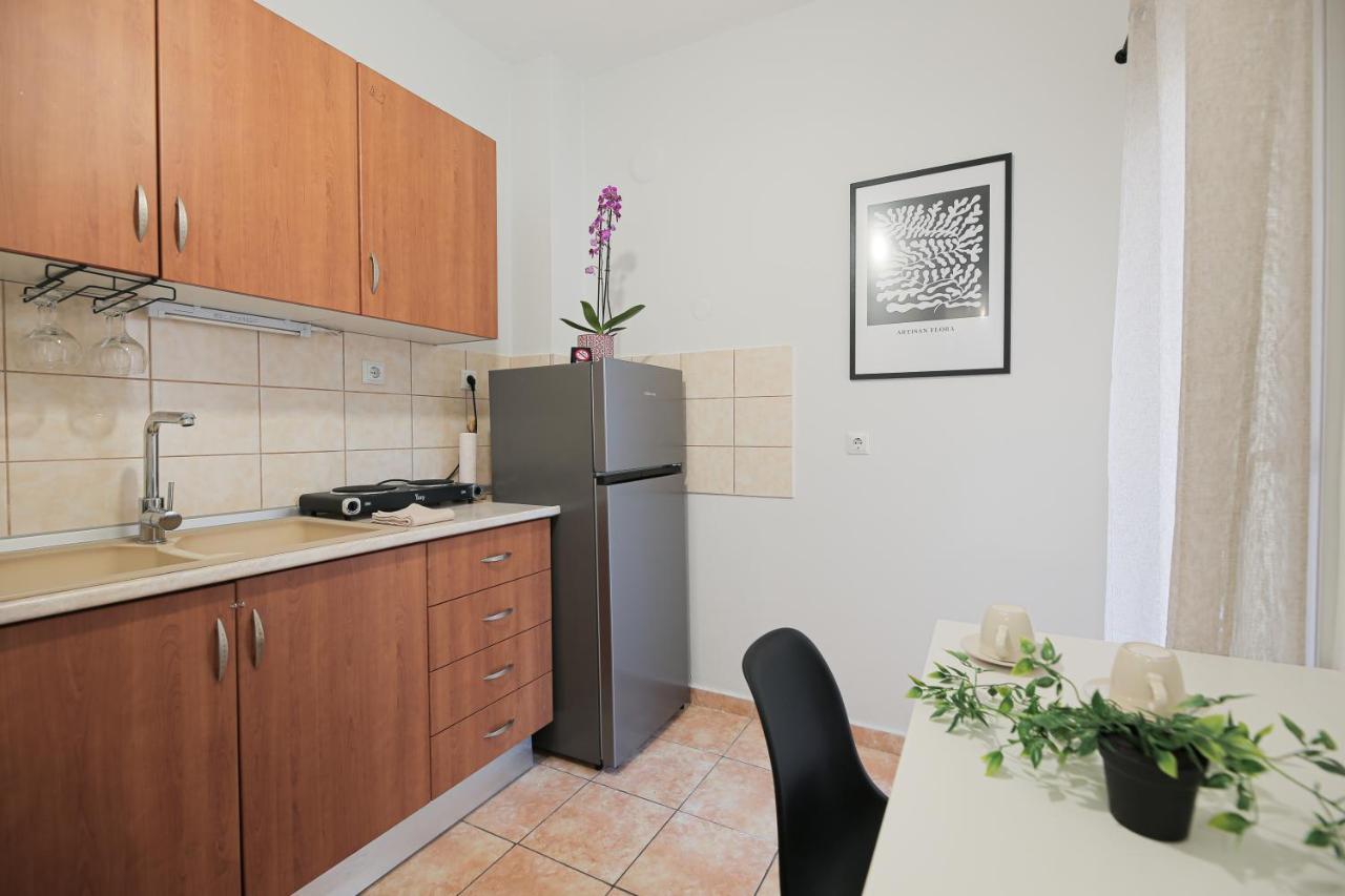 Uranus Apartment Thessaloniki Buitenkant foto